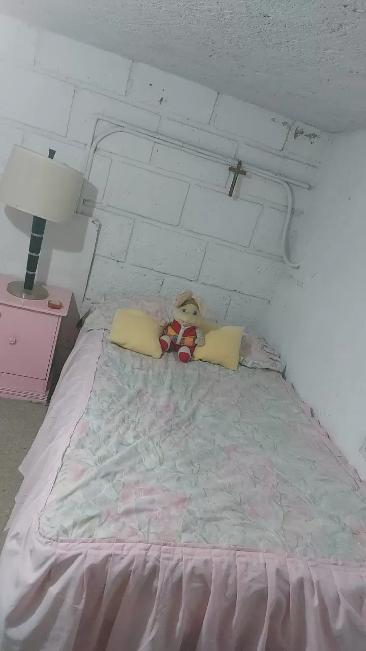 Se renta cuarto amueblado